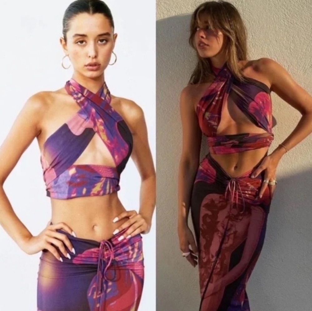 WITH JEAN NAOMI SKIRT IN FLAMBOYANT ANTHURIUM